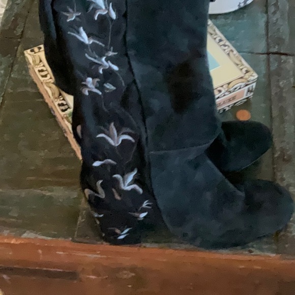Kenneth Cole above the knee nwot embroidered boots - Picture 10 of 16